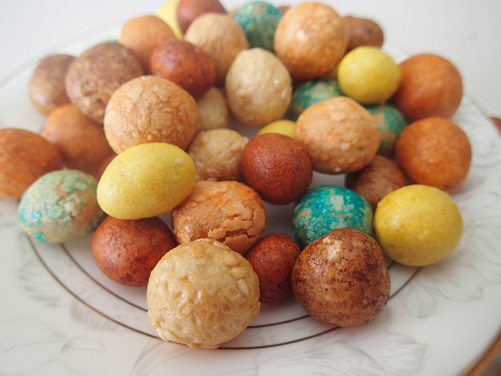 Various Color Japanese Peanut Crackers Crunchy Mixed Sugar Coated Peanuts