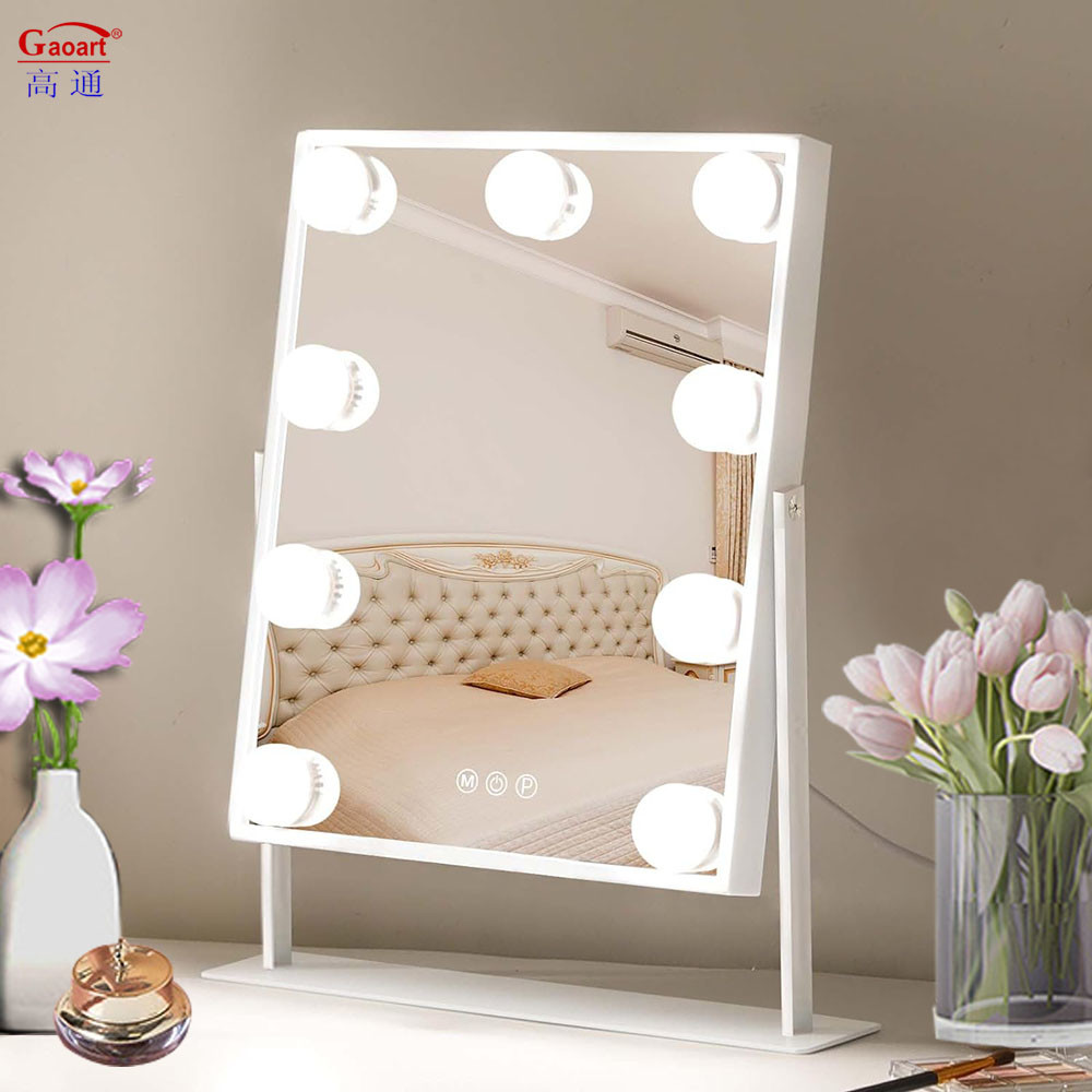 Get the Perfect Lighting for Your Beauty Routine with Hollywood Mirror