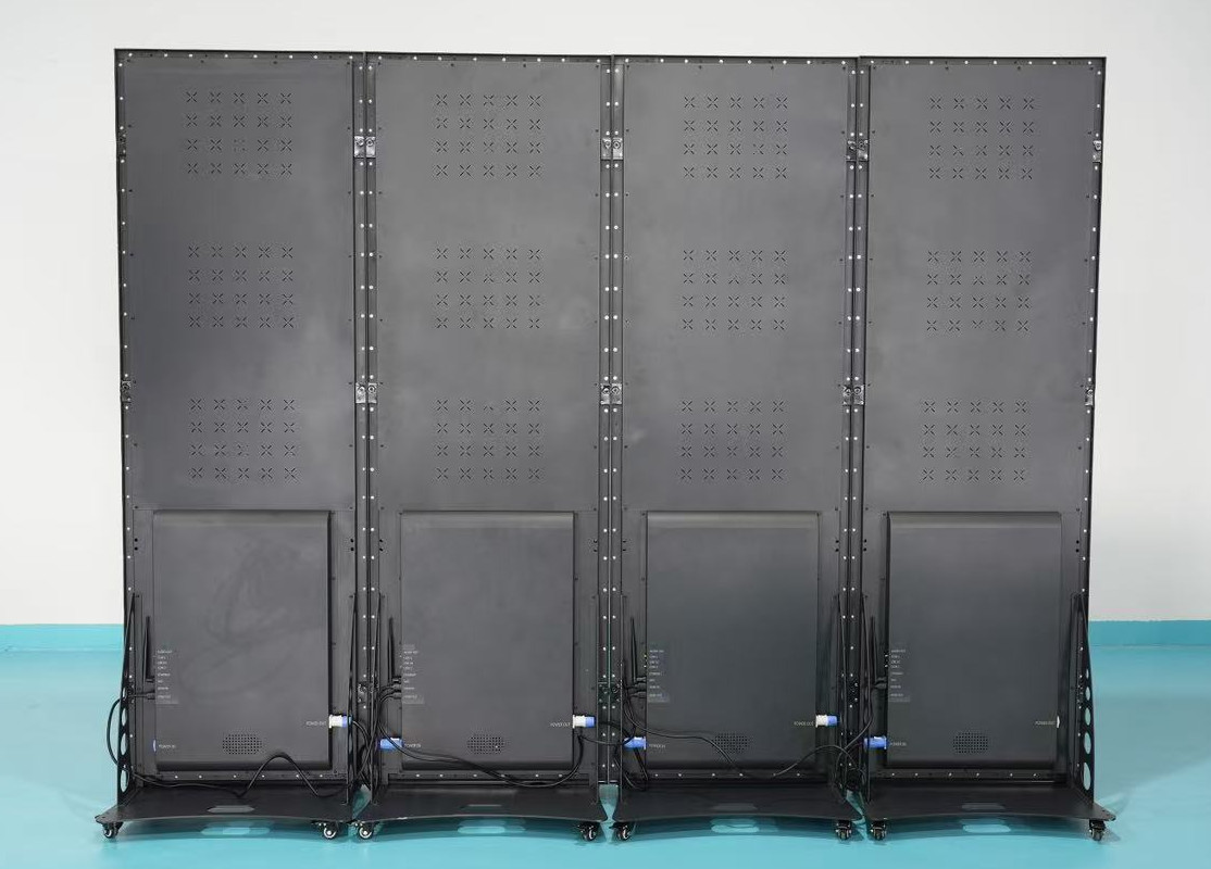 Indoor P2.5 640mmx1920mm Digital LED Poster Cascade Version 16 bit Gray Level