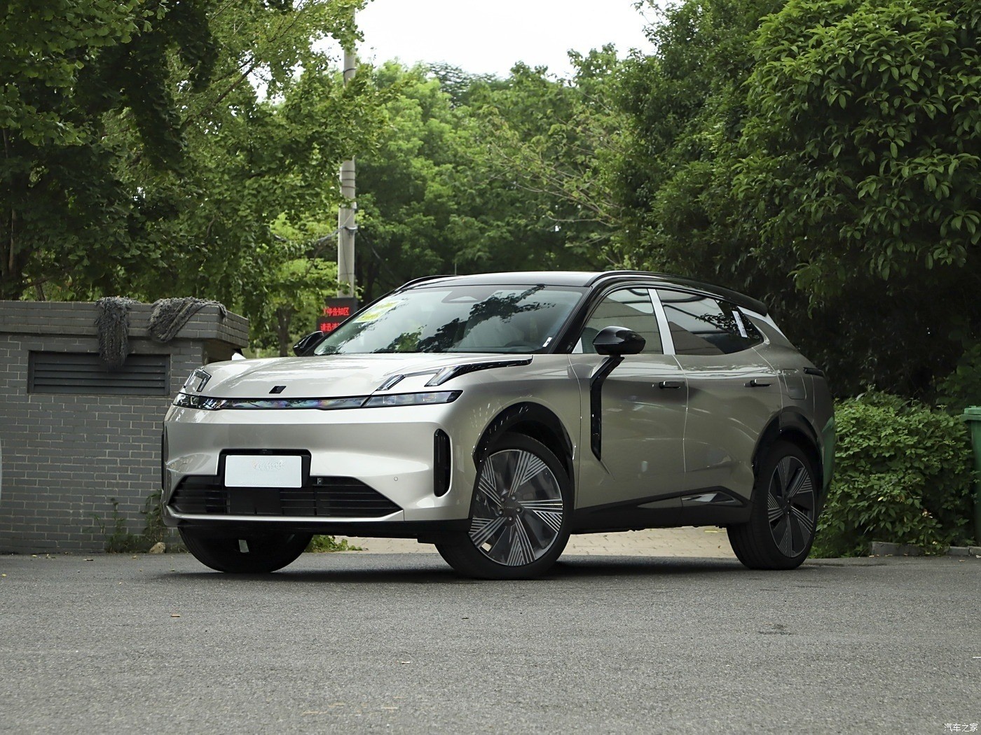 Lynk&Co Electric Vehicle 08 EM-P 1.5T SUV Electric Adult Plug In Hybrid Car Luxury