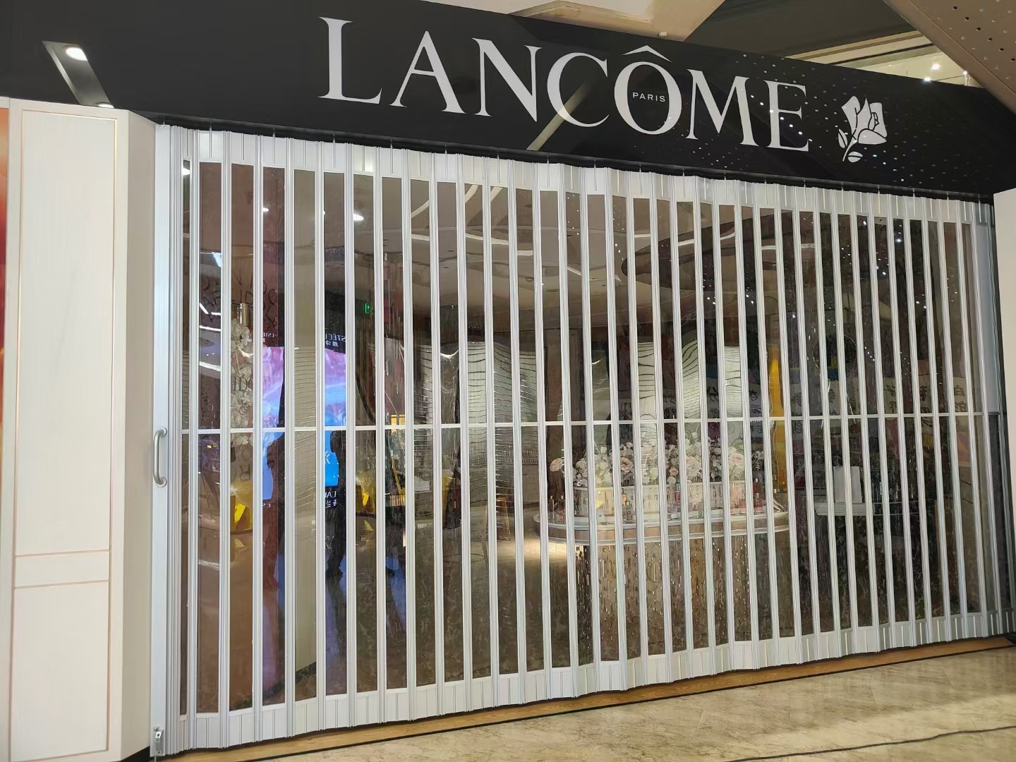 Rigidity Side Folding Shutter Door For Commercial Retail Stores / Shopping Malls