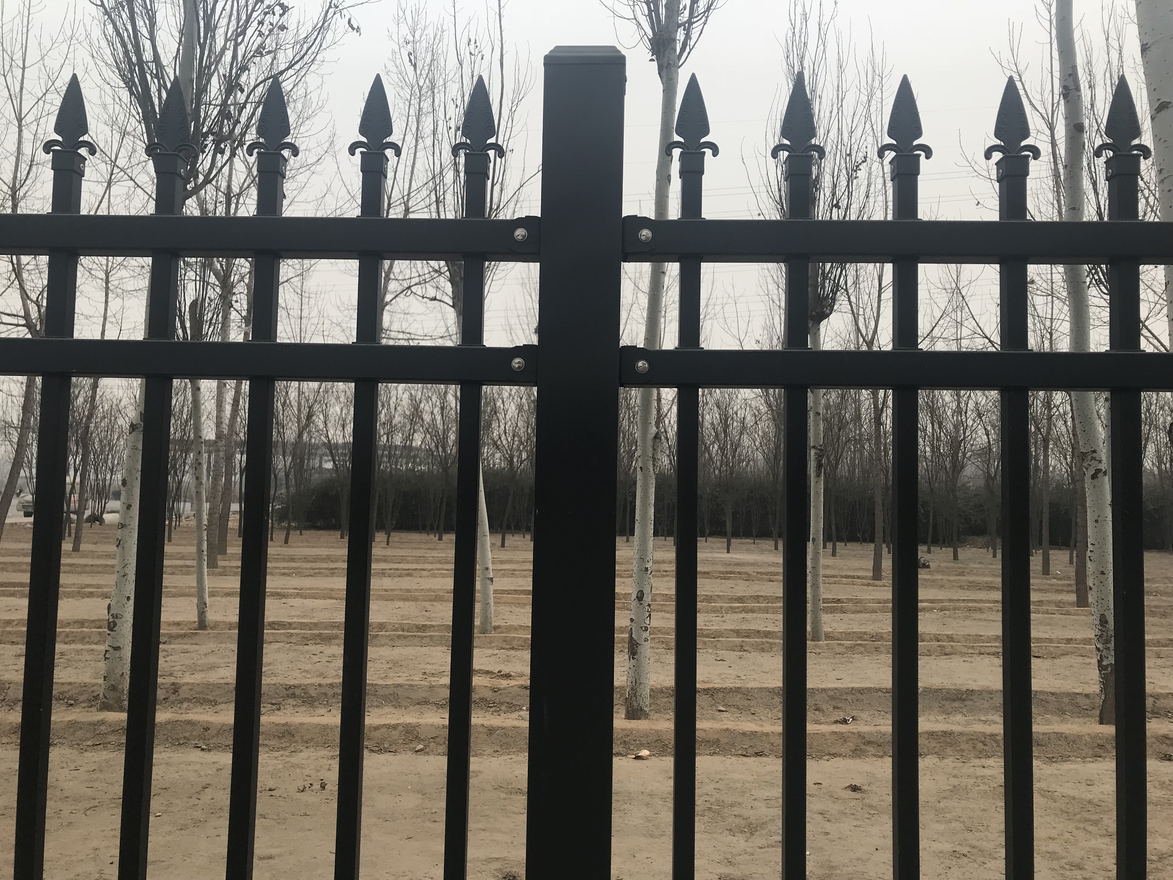 Spear TopIndustrial Garrison SPEAR PRESSED FENCE / Cheap Steel SPEAR PRESSED FENCE