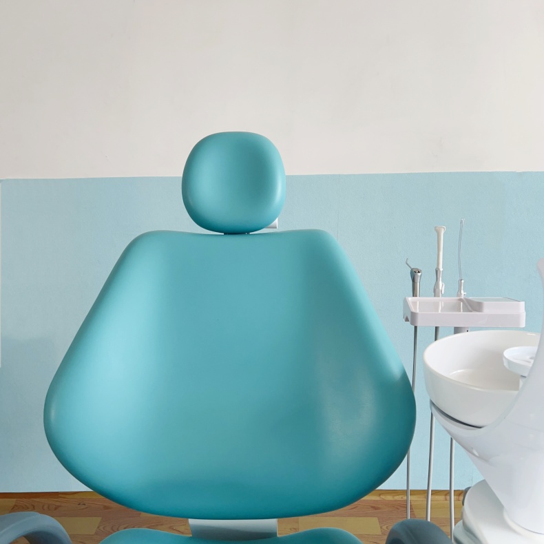 Economic Design Pu Leather Dental Chair Unit With Down Mounted Operation Tray