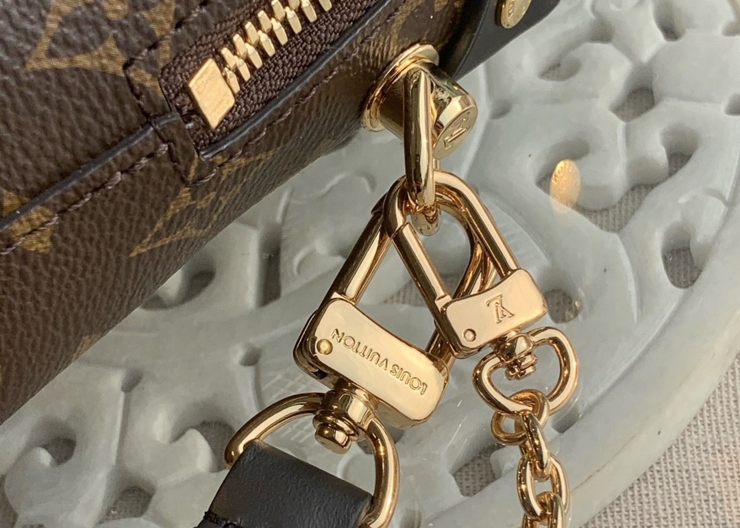 Off White 20cm Leather Chain Crossbody Bag With Top Handle