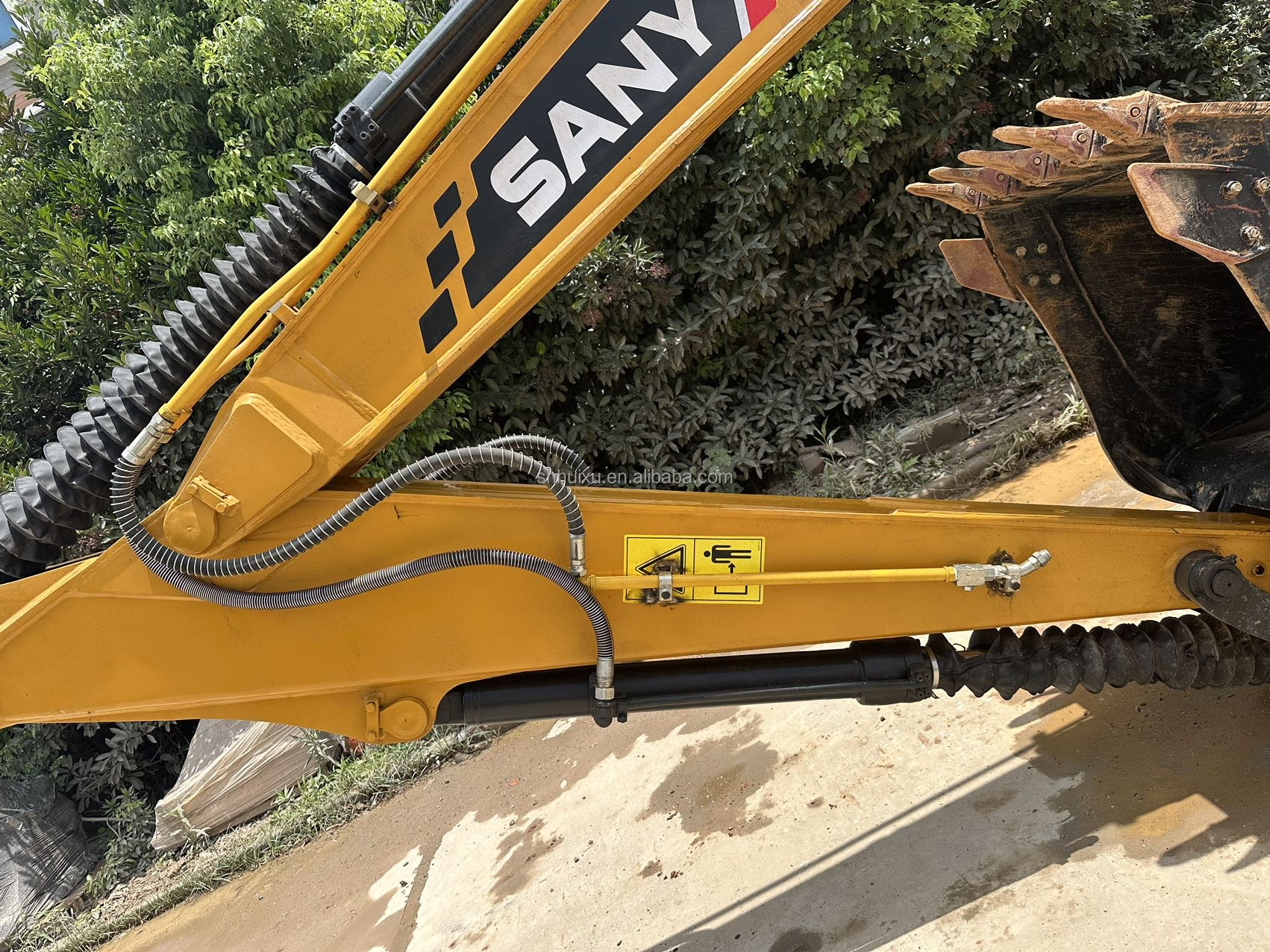 Yellow 13 Ton Chinese Used Excavator Sany 135 0.7m3 Bucket Capacity