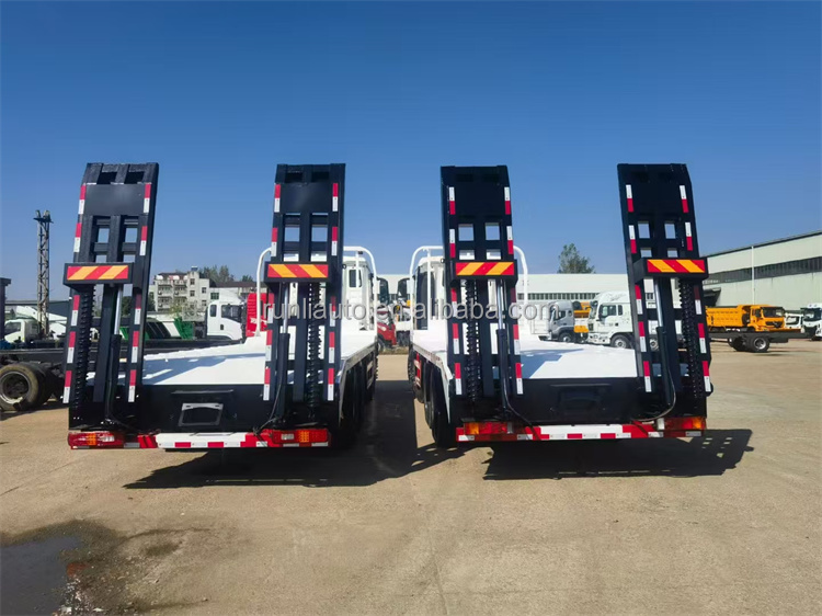 Large Capacity12 Wheels 20ton 25ton Excavator Transfer Howo Flat Bed Transport Truck