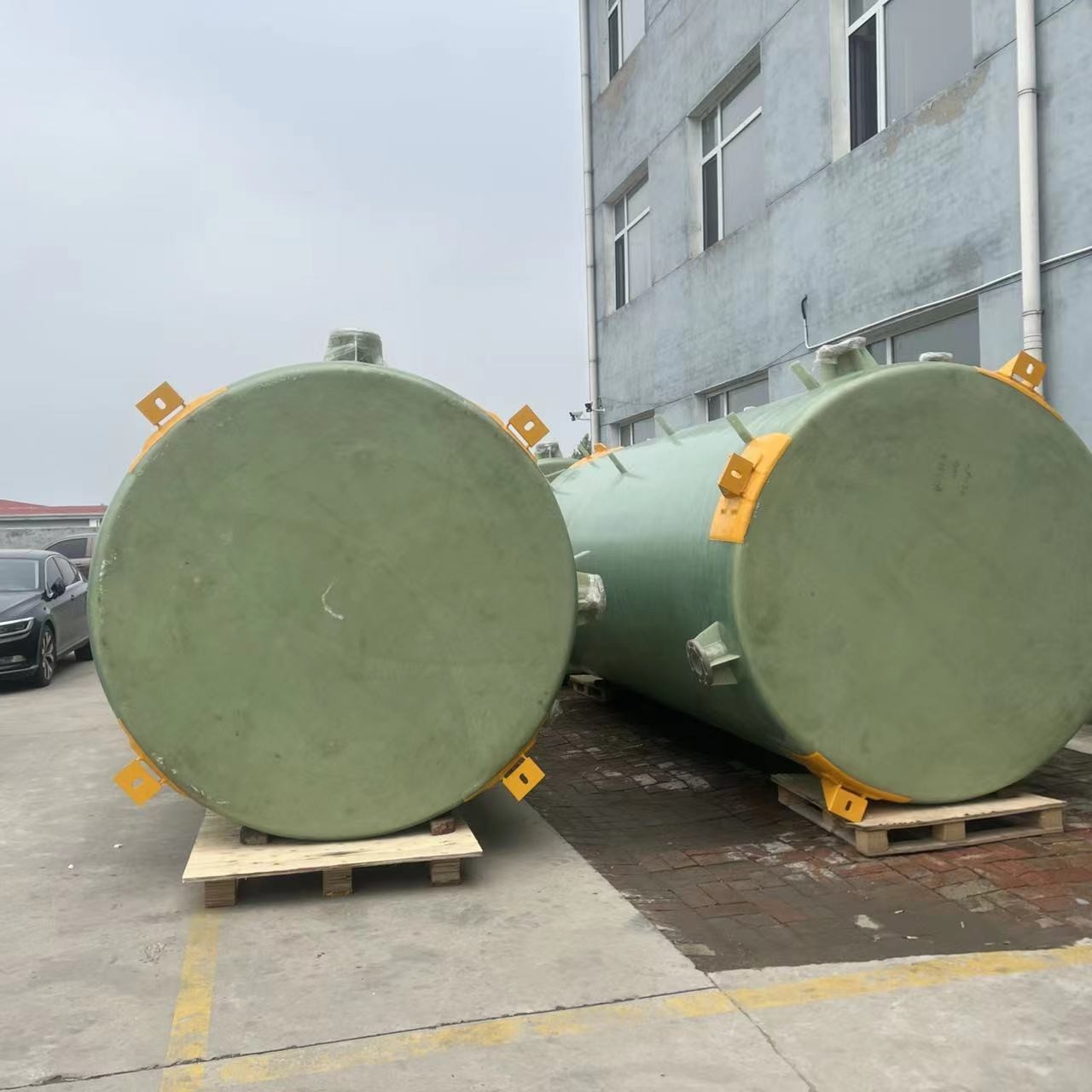 1600mm*2620mm 5CBM FRP Water Tank Fiberglass Stock Composite Vertical