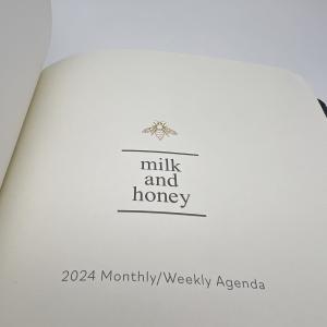 Customized Desktop Calendar Printing Services With Belly Band And Pockets