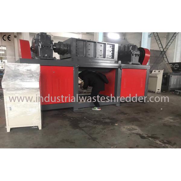 China Plastic Drum Industrial Waste Shredder Low Speed Rugged Mechanical Design wholesale