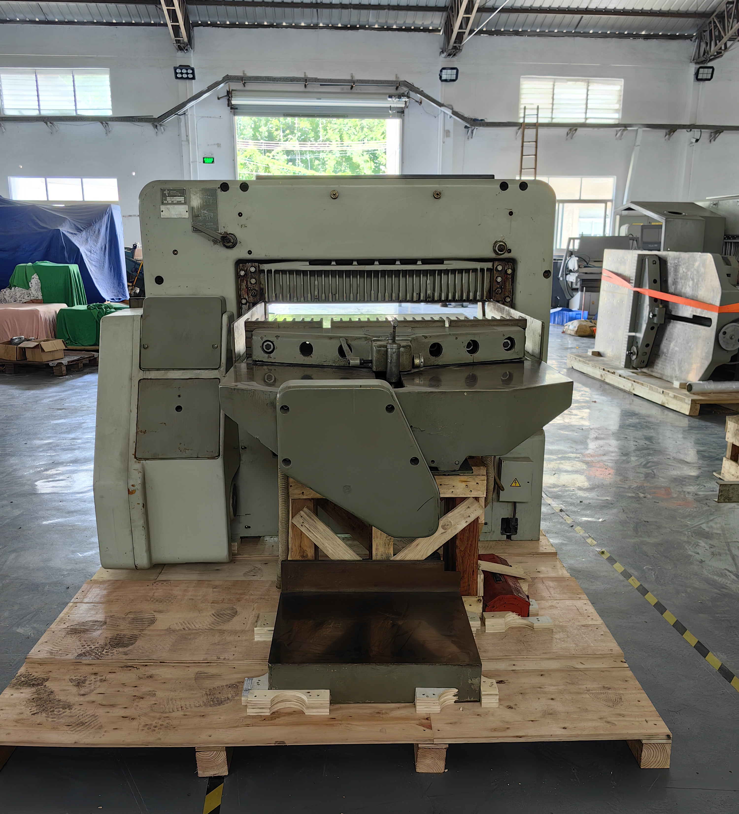 Printing Shops Paper Cutting Machine Polar Guillotine 920 Cutter for Precise Cuts