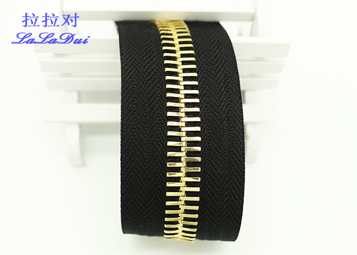 Blackpolyester Tape Brass Zipper By The Yard , Ykk Type Teeth 24 Inch Open Ended Zip