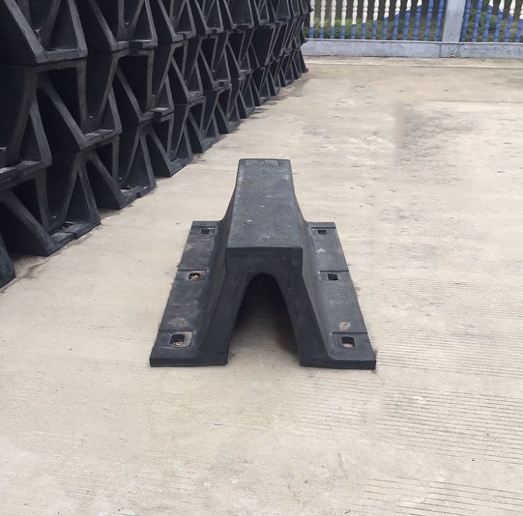 Flexible Arch V Type 200x1000mm 200x1500mm Marine Rubber Fender