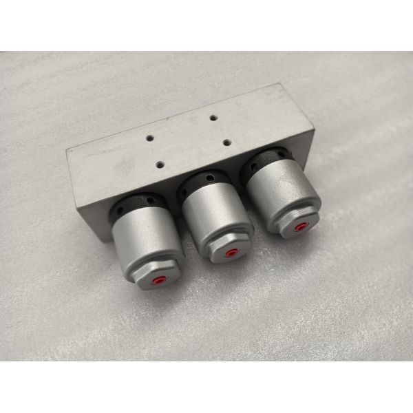 Cleaning vehicle triple plug-in valve pneumatic door valve water circuit pneumatic valve switch