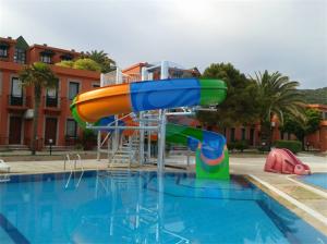 China 3.5M Private Commercial Size Water Slide Fiberglass Swimming Pool Slide For Adults wholesale