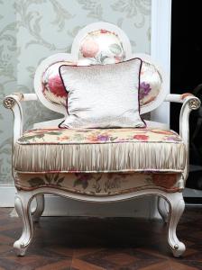 China ISO9001 Antique High Back Upholstered Chairs Champagne Velvet Snuggle Chair wholesale