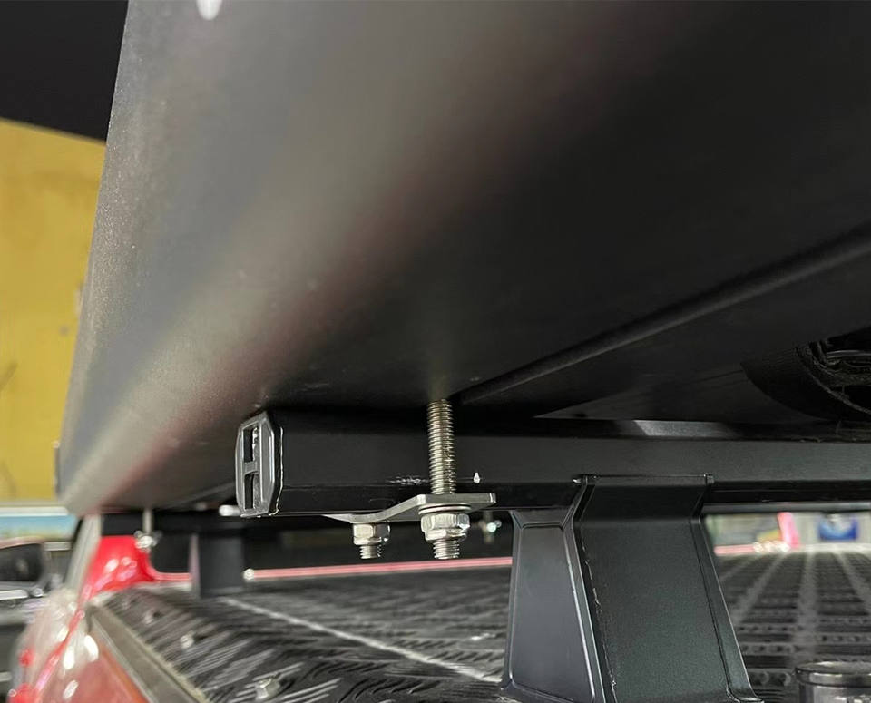 Lightweight 12KG Car Roof Rack Mount Pressurized Water Tank for Camping Efficiency