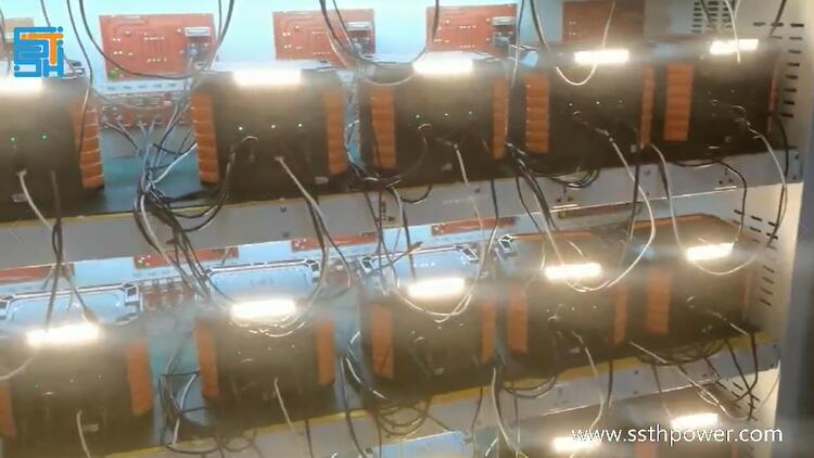 Fast Charging 90000mAh 300W Portable Power Station For Outdoor Camping Tent 220V 110V