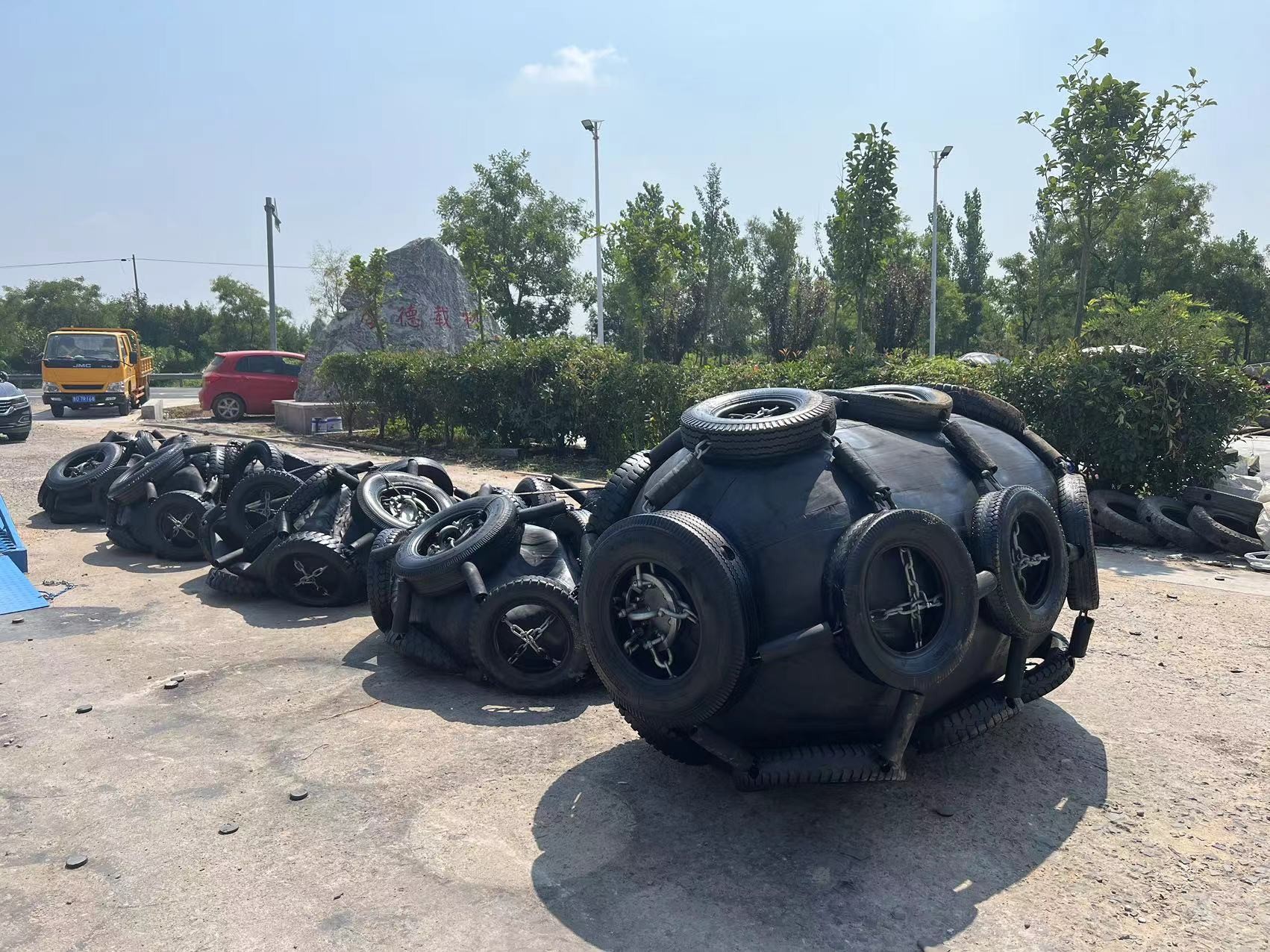 Good Quality STS 50Kpa Black Pneumatic Rubber Fender Yokohama Type Fender