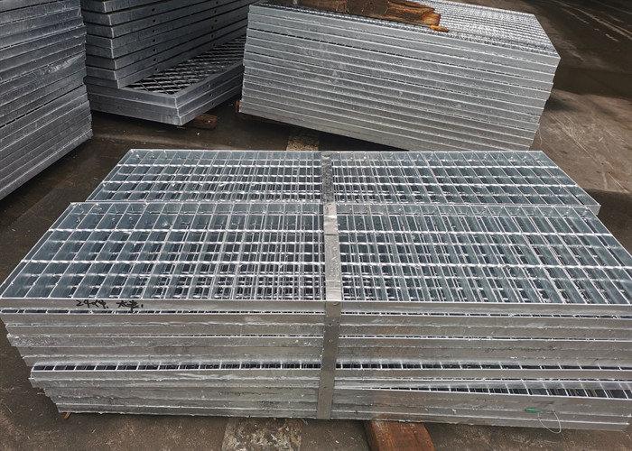 Hot Dip Galvanized Stainless Steel Grating 8mm Thick Serrated