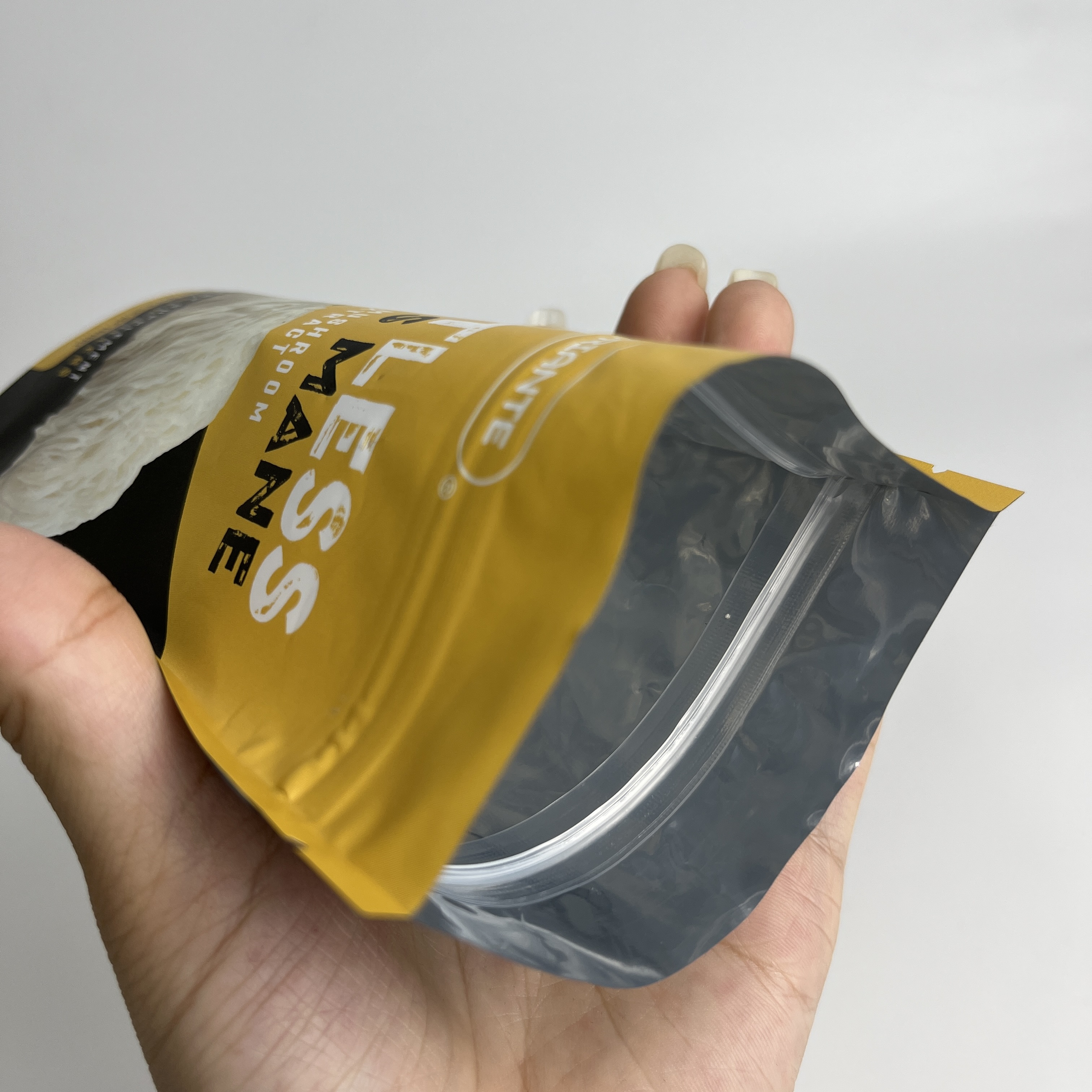 Resealable Mylar Stand Up Zipper Bag Smell Proof Laminated Plastic Packaging Bag