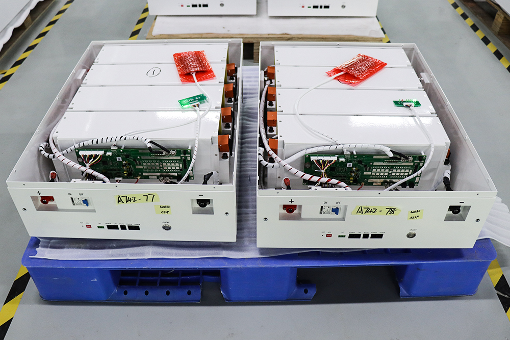 300Ah 48V 100Ah Household Energy Storage Battery Lithium Ion Solar Battery IP54