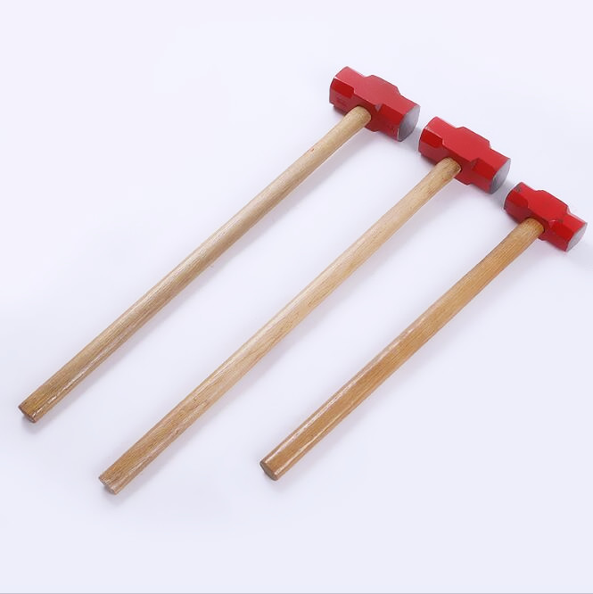 10LB Carbon Steel China Local wood handle Sledge Hammer in Hand Construction Tools (XL0121)