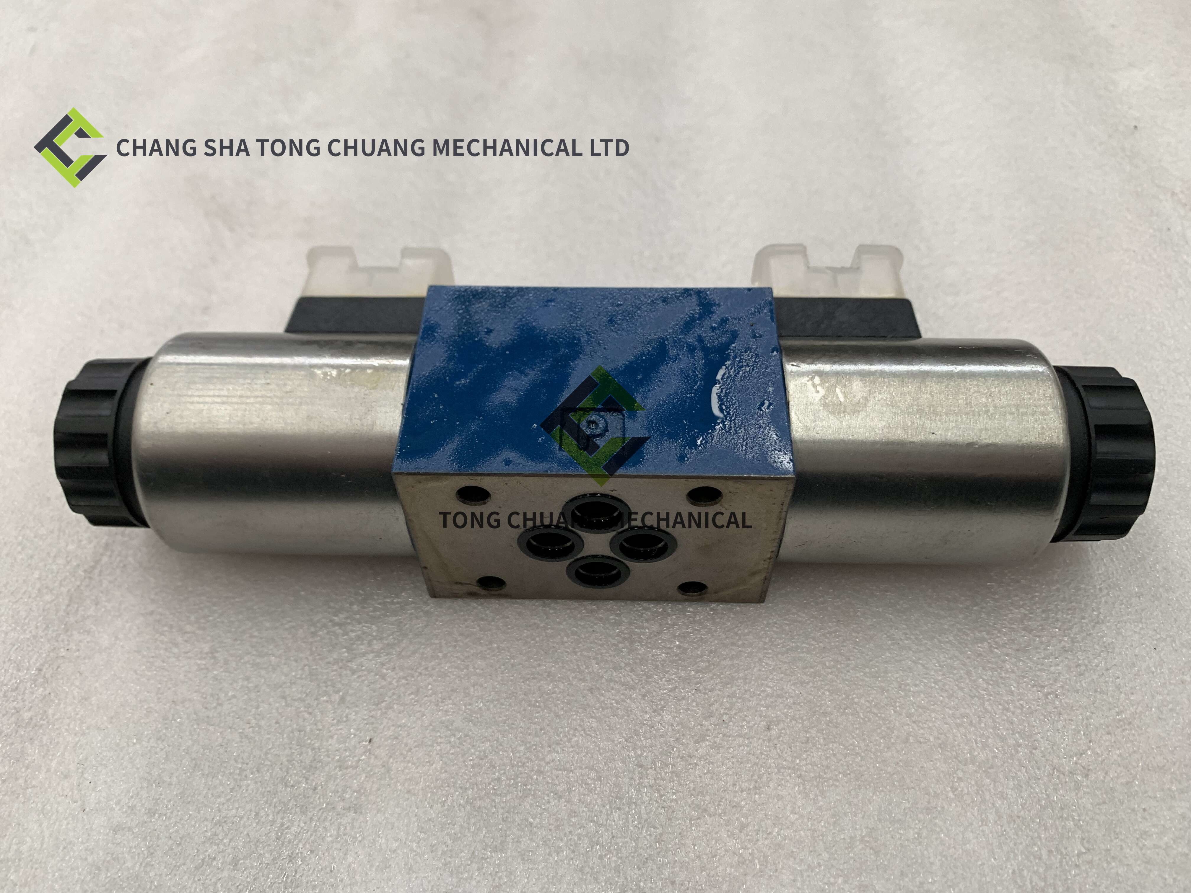 Zoomlion, Sany Heavy Industry coagulation mechanical spare parts, electromagnetic reversing valve 4WE6C6X / OFEG24N9K4