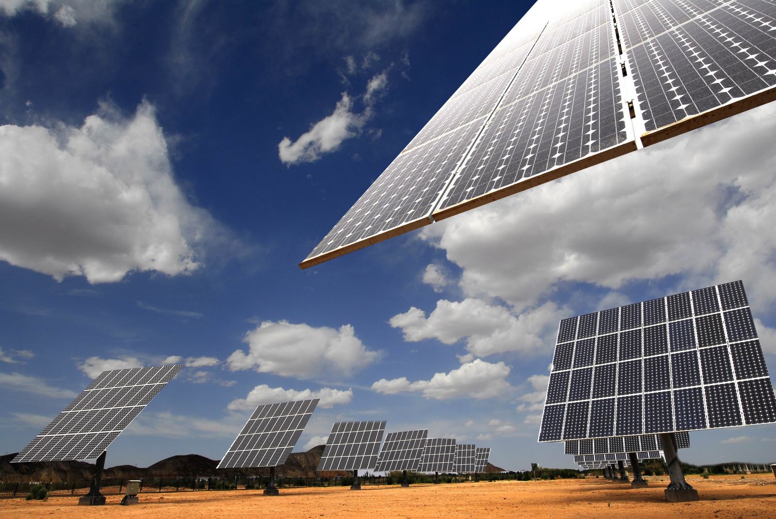 3.2mm 2mm Float Glass Low Iron Ultra Clear Tempered Pattern For Solar Panel