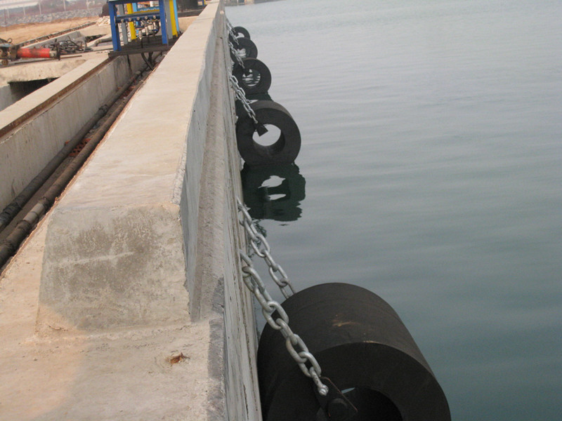 Unsinkable Design Cylindrical Rubber Fenders For Dock Protection