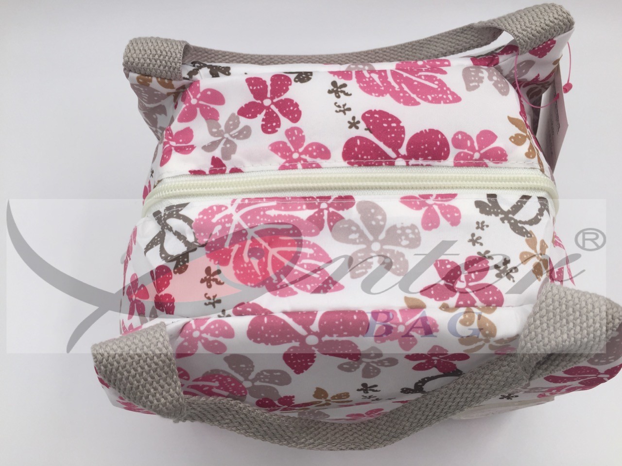 Aluminum Lining Travel Cooler Bag Special Printing Design For Office Workers / Students