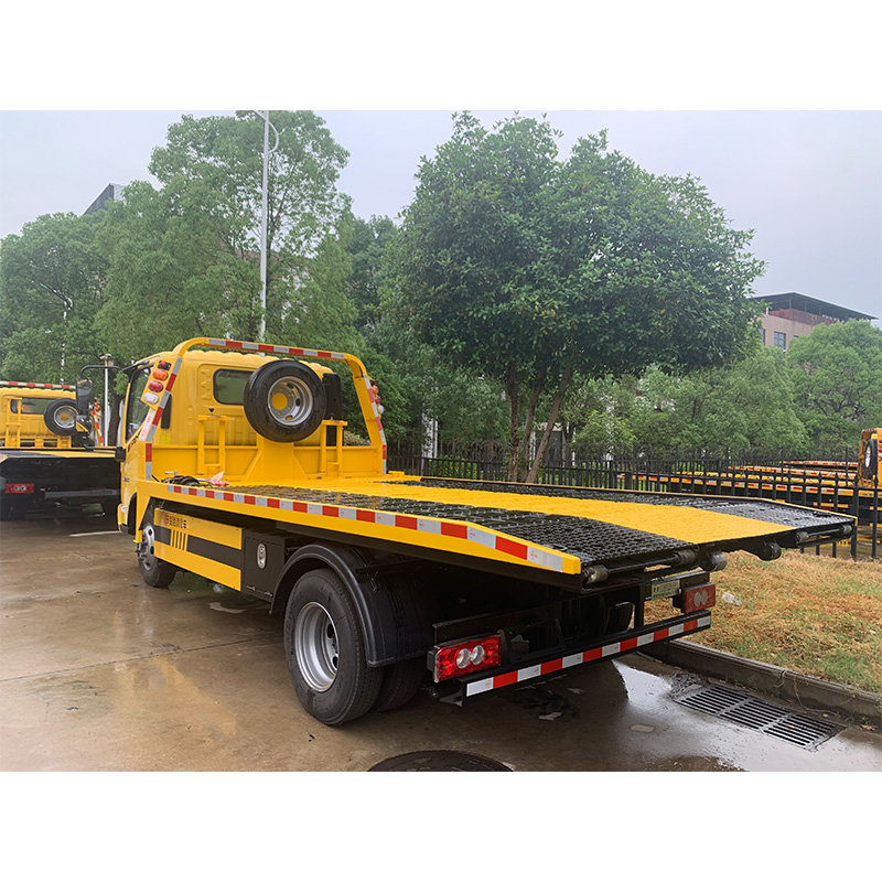 115kW Fuel Diesel Wrecker Towing Truck Platform Heavy Duty Flatbed Tow Truck