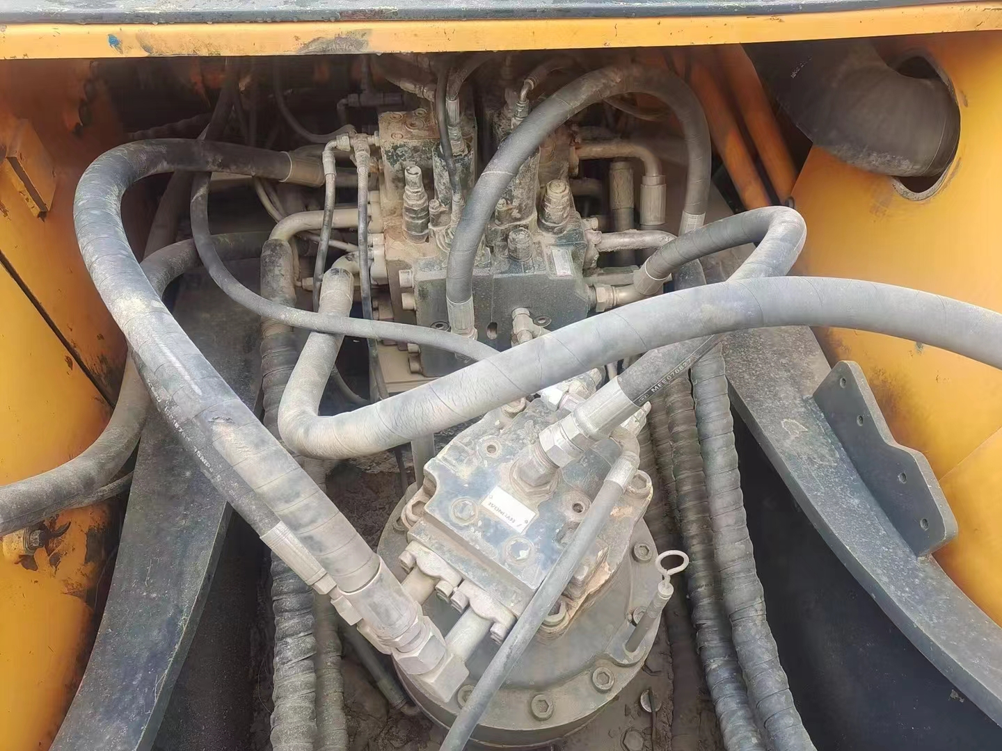Transport Width 2.99 m Used Hyundai 305 305lc-9T Excavator in Good Condition for Sell