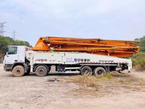 China Zoomlion 56m Small Concrete Pump Truck Truck Mounted Boom Pump Remanufactured wholesale