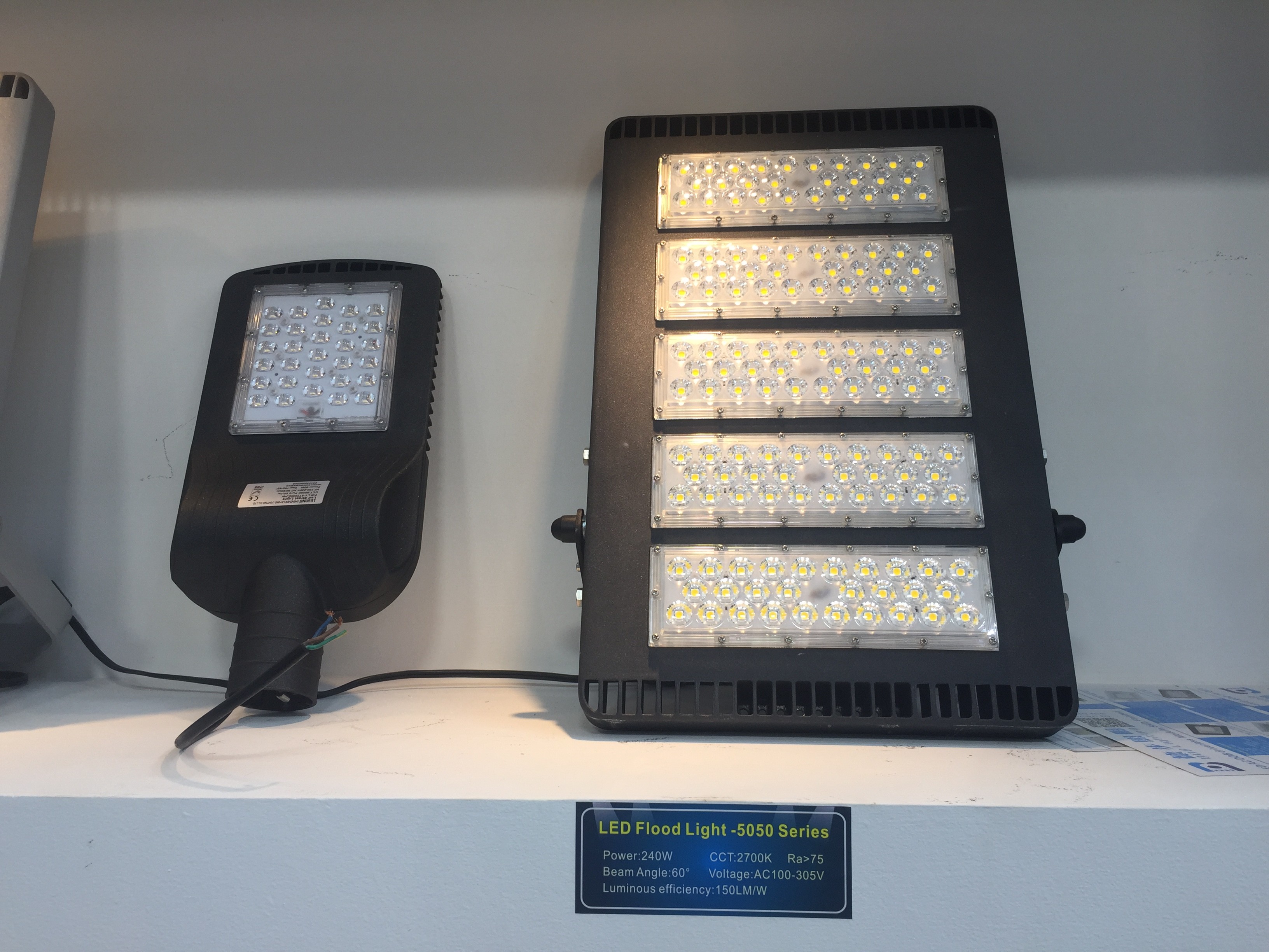 240W Factory Direct Sale Stadium LED Flood Light Lumileds 5050 Chip MW Driver IP66