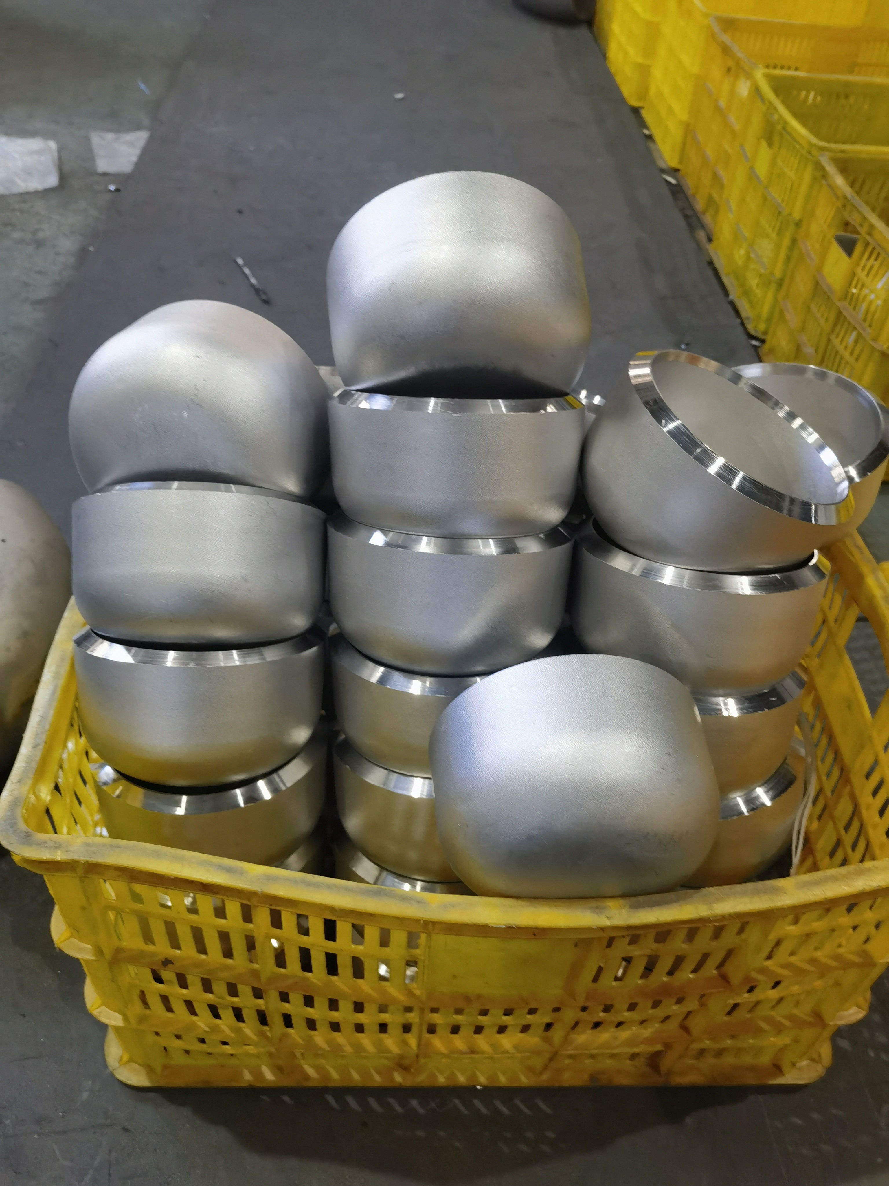 304L SS Butt Welded Cap Sand Rolling Stainless Steel Butt Welded Pipe Fittings
