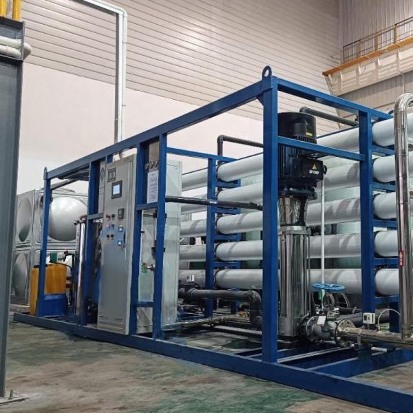 Anti Corrosion Plastic Seawater Desalination Equipment 110V / 220V / 380V 50hz