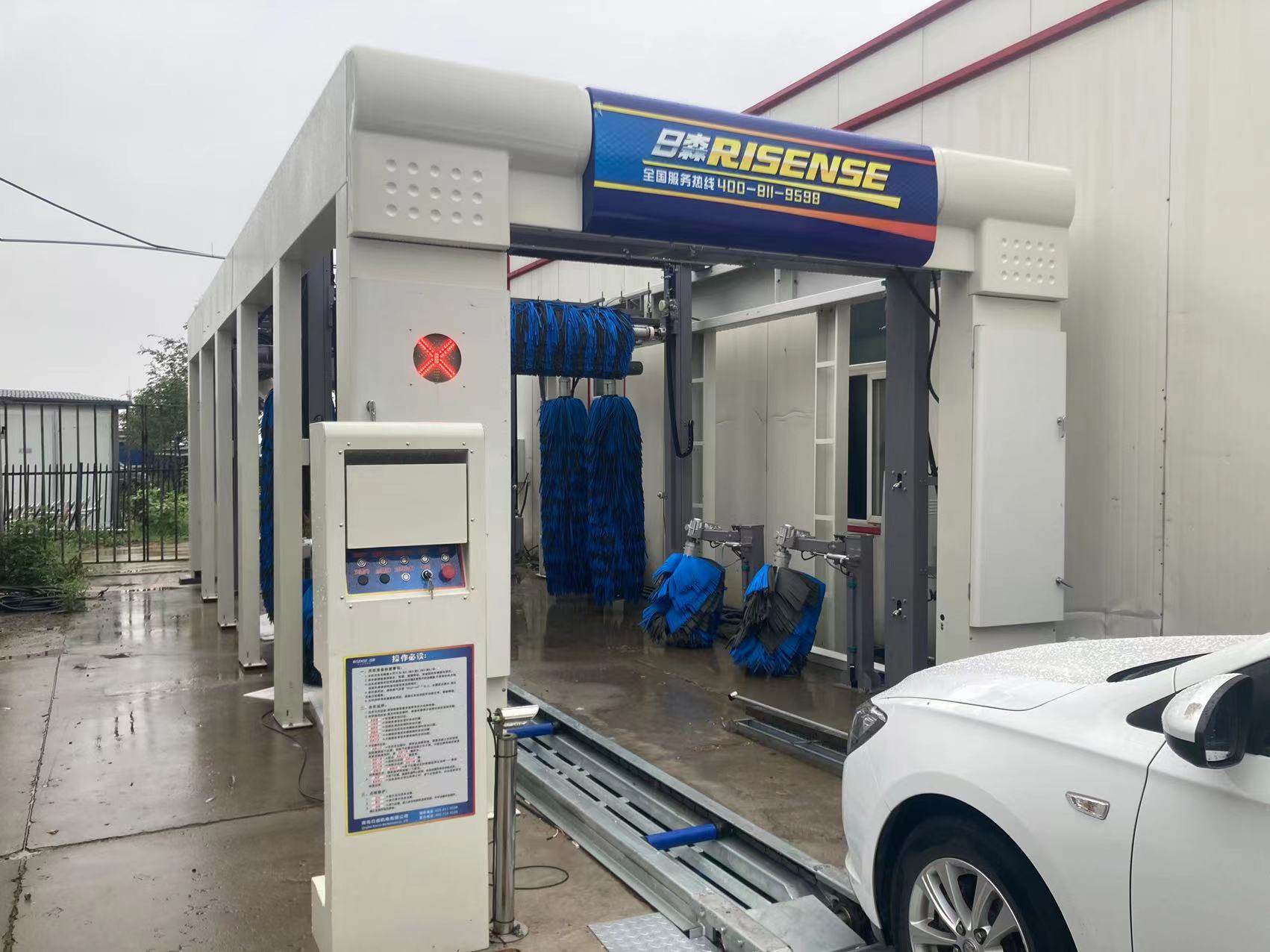 -Chic Design Style King of 9-Brush Automatic Express Tunnel Car Wash Machine in Europe