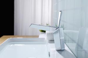 China Brushed Bathroom Basin Faucets Countertop Hot And Cold Tap Mixer wholesale