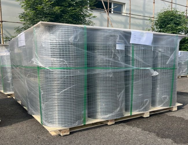 15m 20m 30m Stainless Steel Welded Wire Mesh Used As Poultry Cages Or Fence