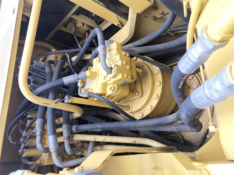 30 Ton Used Caterpillar 330D Crawler Excavator with Original Hydraulic Pump and Valve