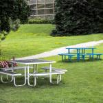 Leisure 120*120*75cm Beer Garden Table And Benches