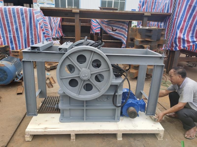 Heavy Duty Mining Equipment 200TPH Rock Jaw Crusher Machine