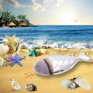 China Mermaid Fishtail Silver Lightweight Makeup Foundation Brush wholesale