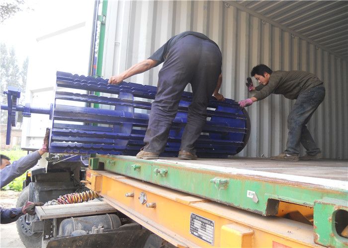 Hinged Joint Cattle Grassland Fence Machine Blue Color 2400mm Width Steel
