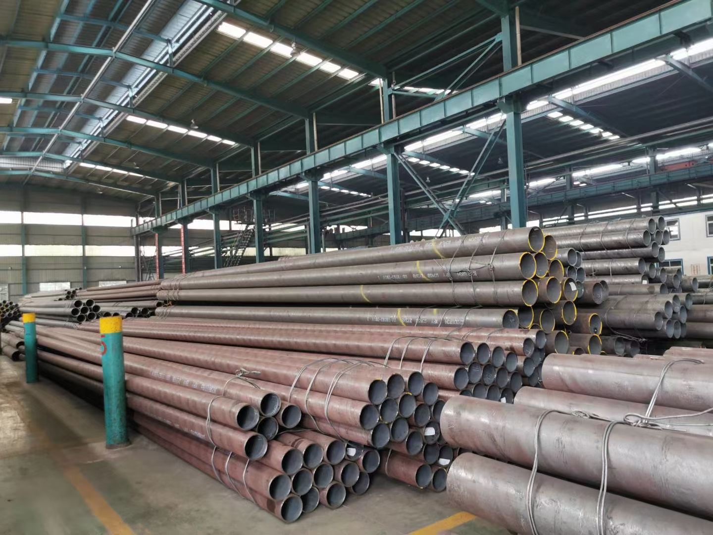 Black Varnish Gb/T8163 Ltcs Q235 Carbon Steel Pipe For Petroleum