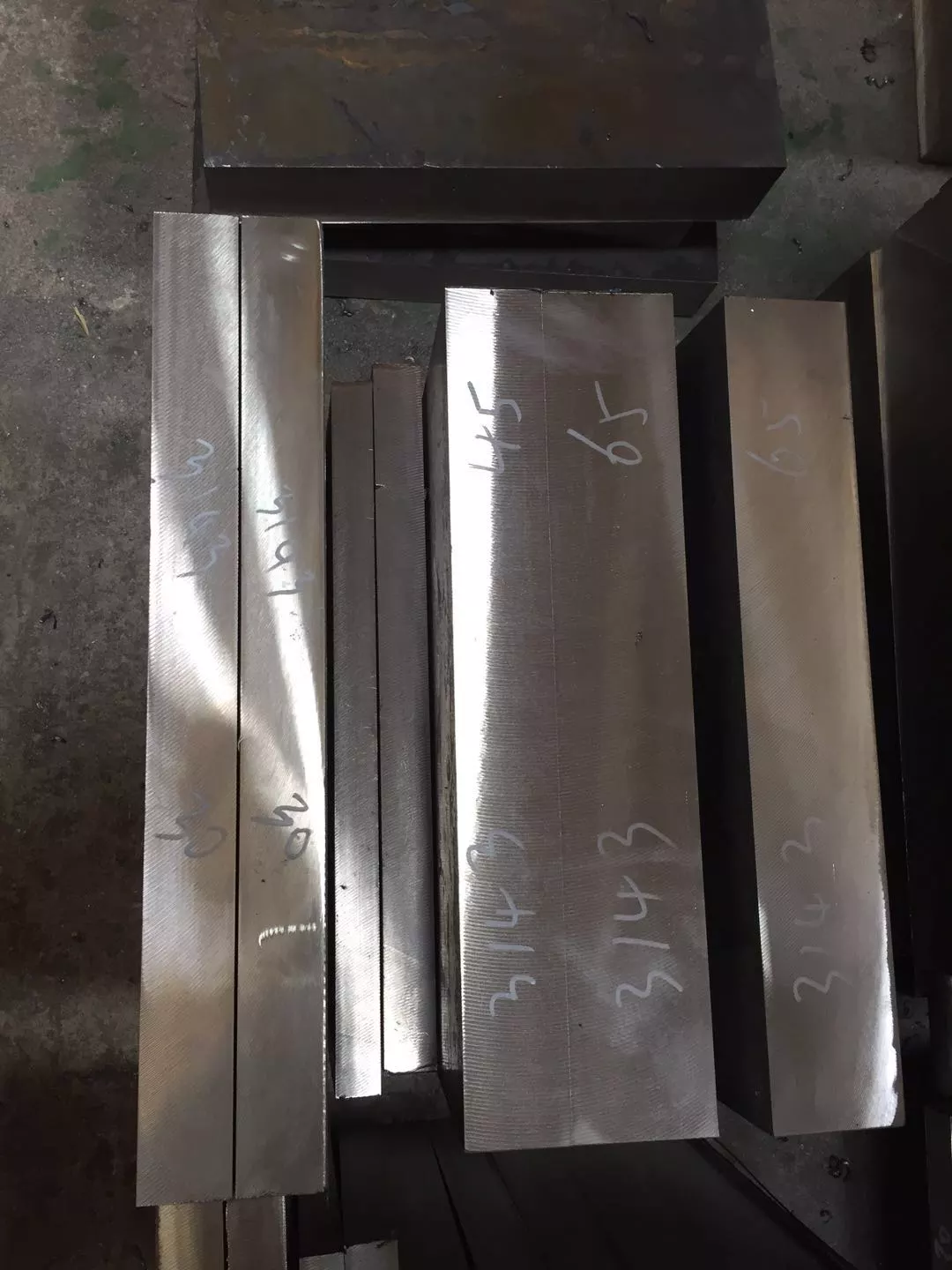 Polish Automotive Plastic Injection Mold for Interior and Exterior Parts Car Mould Maker
