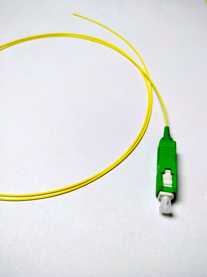 0.9mm SC / APC 9 / 125um Fiber Optic Patch Cord Single Mode / Simplex Fiber Optic Pigtail