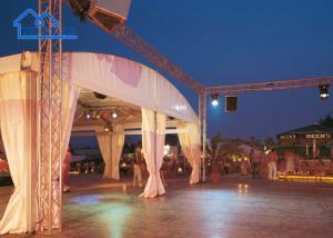 China Outdoor Large Arcum Aluminum Tents For Restaurant Party Wedding Events Marquee Canopy Curved Tent wholesale