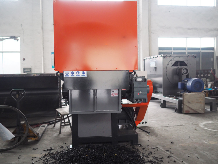 PVC SKD11 PP Waste Plastic Shredder Machine Hdpe 4KW