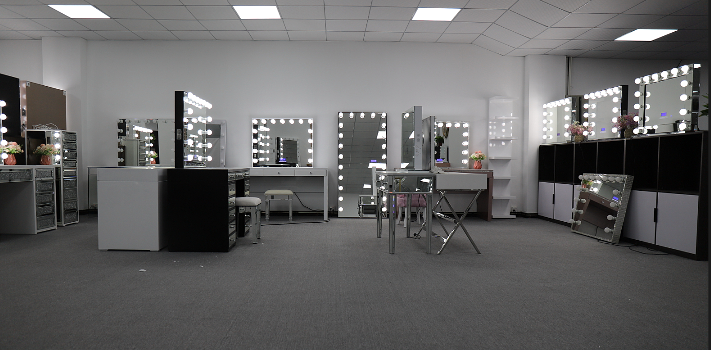OEM Durable Dressing Room Illuminated Cosmetic Beauty Vanity Mirror with LED Lights